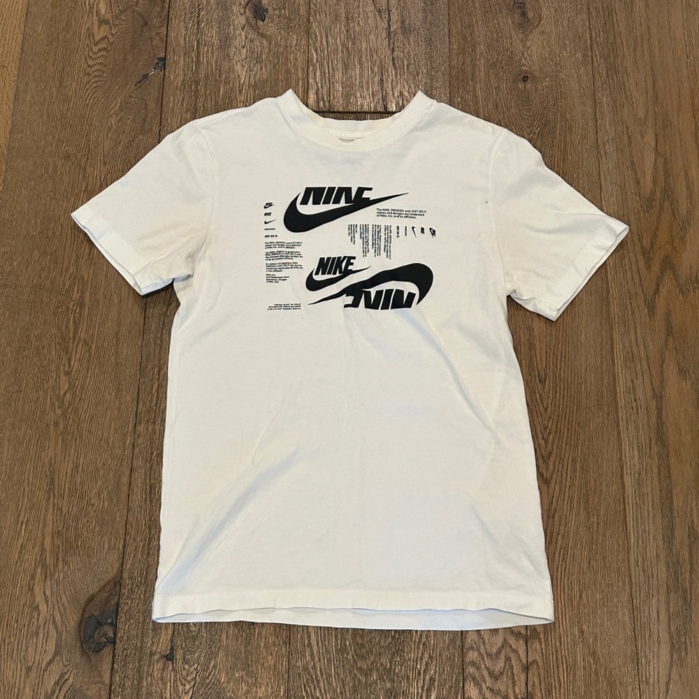 Nike Graphic Shirt size small mens